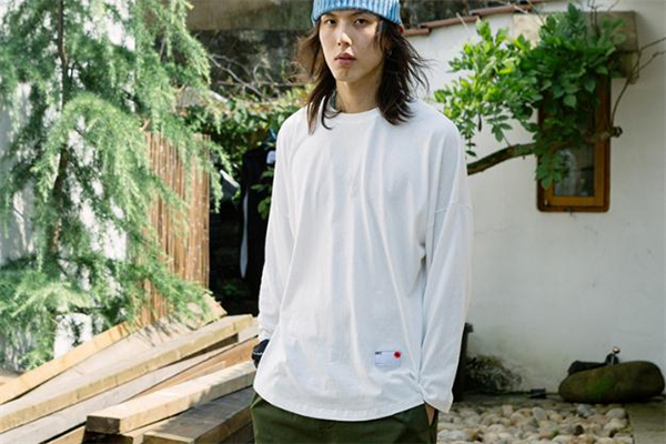 工装裤搭配什么短袖,夹克搭配工装裤