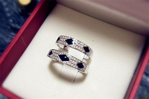 周大福情侣对戒价格表,周大福官方网站旗舰店情侣对戒