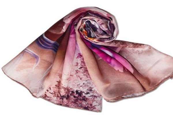 丝绸的缺点是什么,丝绸面料的优缺点