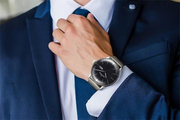 黑色的手表,黑色表盘手表