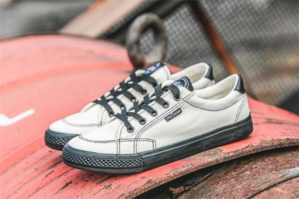 撞色帆布鞋怎么搭配,撞色帆布鞋