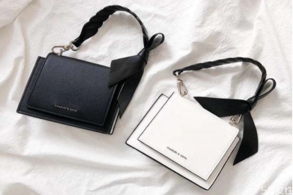 小ck的包包属于什么档次,跟小ck一个档次的品牌包都有哪些