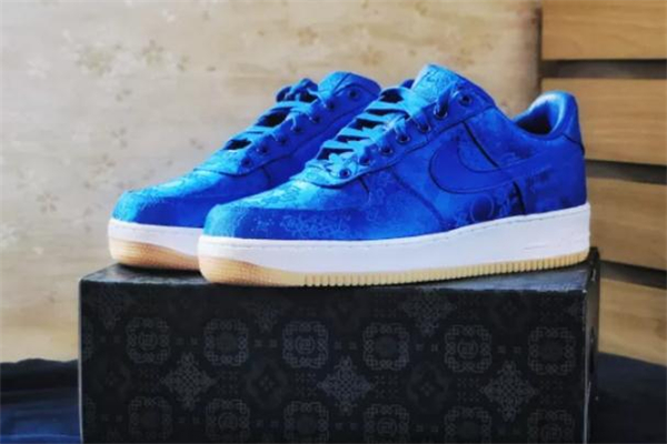 aj1联名clot白丝绸的发售渠道,CLOT联名丝绸外套