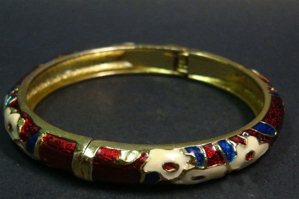 珐琅手镯价格,珐琅手镯值钱么