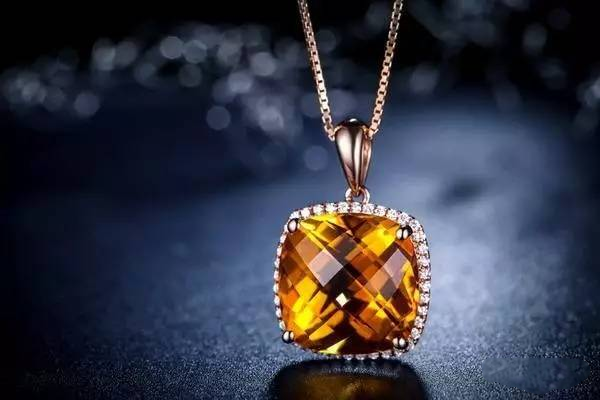 区分人工水晶和天然水晶的,水晶是天然的还是人工的 区分人工水晶和天然水晶的,水晶是天然的还是人工的