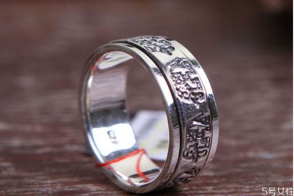 银手镯戴久了会变黑是什么原因?,银镯子长时间不戴为什么会变黑