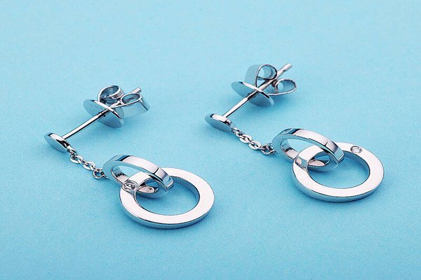 如何让铂金戒指恢复光泽,耳环铂金好还是黄金好