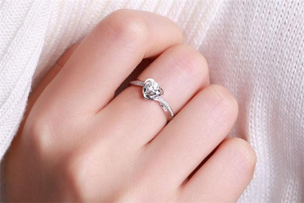 结婚戒指断了意味着什么,订婚戒指掉了寓意