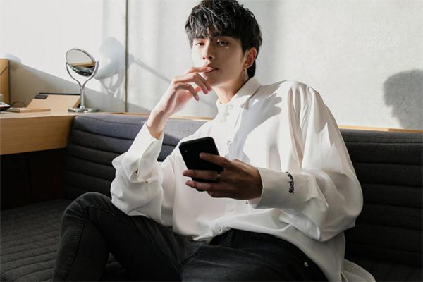 白色衬衫衣领发黄怎么洗白,白衬衫发黄怎么洗白小妙招