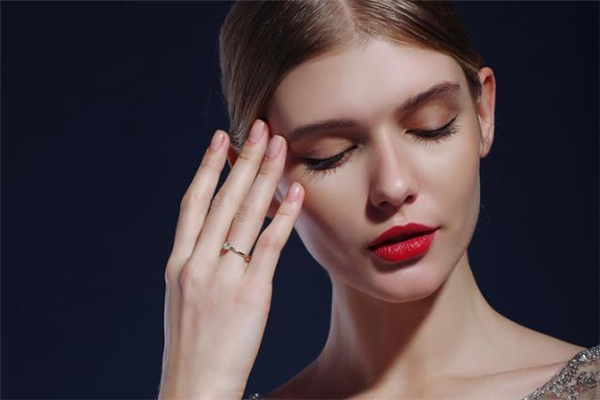 谢瑞麟和通灵谁家钻戒好,麒麟珠宝和谢瑞麟 谢瑞麟和通灵谁家钻戒好,麒麟珠宝和谢瑞麟