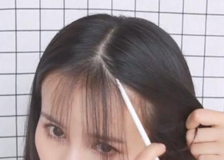 自己怎么剪刘海步骤图解,自己剪刘海步骤图解