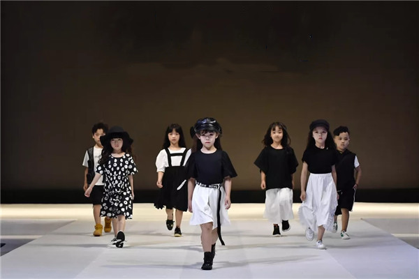 冬季童装怎么搭配图片大全,冬季童装搭配技巧效果图 冬季童装怎么搭配图片大全,冬季童装搭配技巧效果图