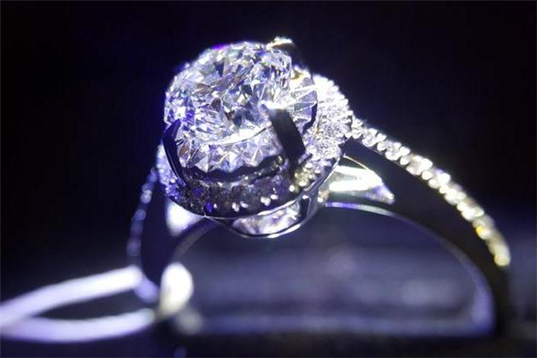 通灵蓝色火焰钻戒图片,通灵珠宝蓝色火焰系列所有款式钻戒