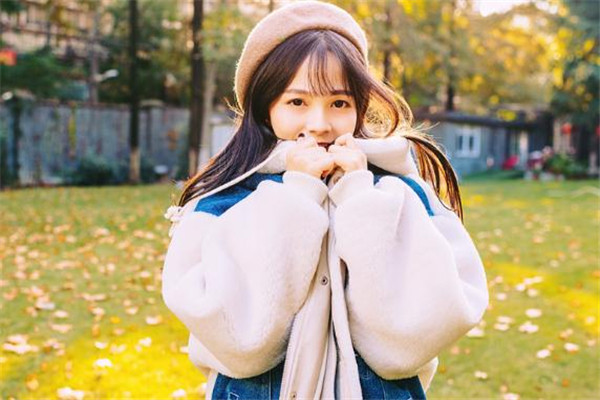 冬天适合戴帽子的发型,冬季戴帽子发型怎么弄比较好 冬天适合戴帽子的发型,冬季戴帽子发型怎么弄比较好