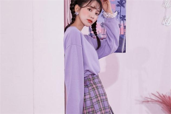 紫色卫衣配格子裙好看吗,紫色卫衣配格子裙
