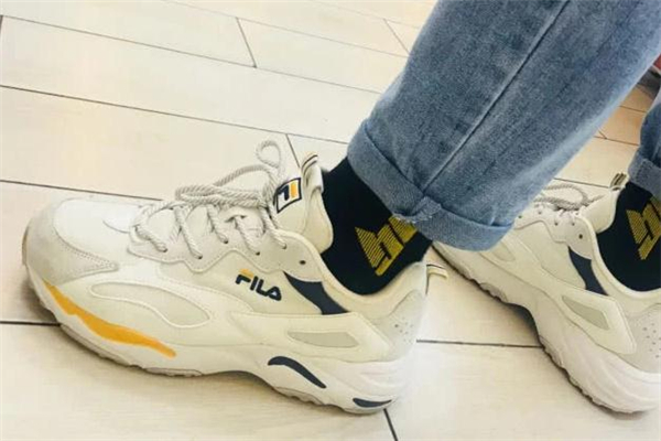 斐乐的老爹鞋国内的和韩国的哪个好,fila老爹鞋怎么样 斐乐的老爹鞋国内的和韩国的哪个好,fila老爹鞋怎么样