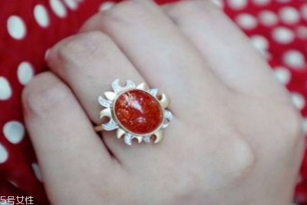 月光石怎么保养,怎样保养石头