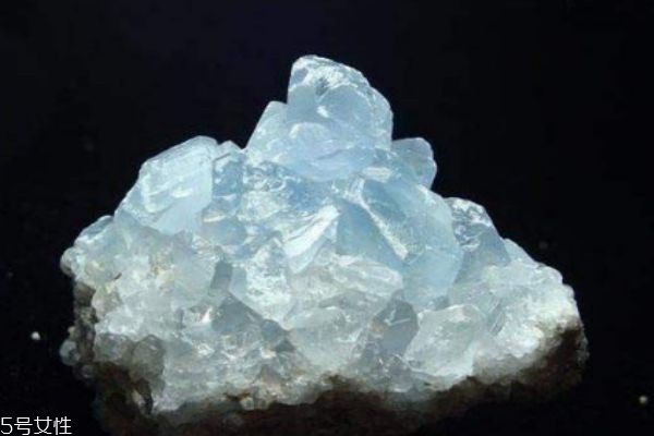 天青石是什么石头,天青石和青金石