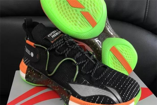 李宁闪击6圣诞节实战测评,李宁闪击6圣诞