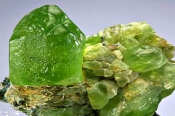 橄榄石有什么,橄榄石含义