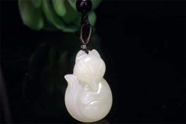 羊脂玉和和田白玉的区别,和田白玉和羊脂玉区别图片