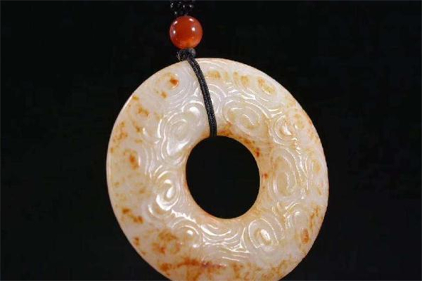 和田玉越戴越黄怎么回事,和田玉戴久了为什么会发黄 和田玉越戴越黄怎么回事,和田玉戴久了为什么会发黄