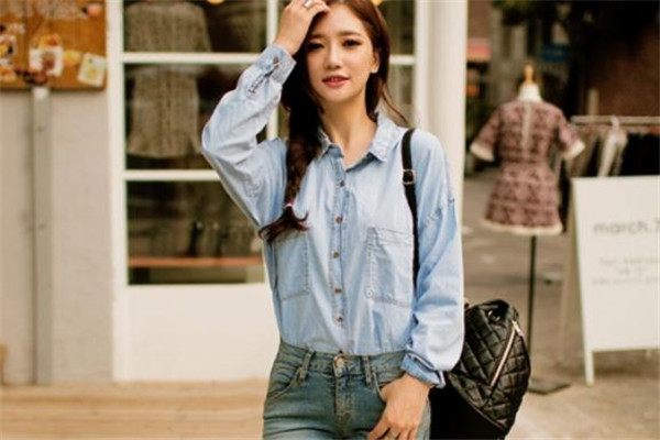 浅蓝色衣服显黑吗,穿浅蓝色衣服显黑吗 浅蓝色衣服显黑吗,穿浅蓝色衣服显黑吗