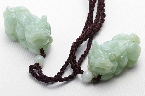 翡翠貔貅开光的正宗方法,翡翠貔貅怎么开光