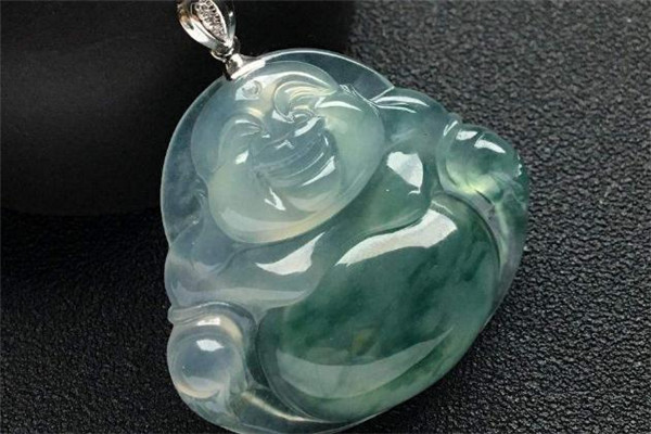 翡翠玉佛的寓意是什么,翡翠佛的寓意和象征