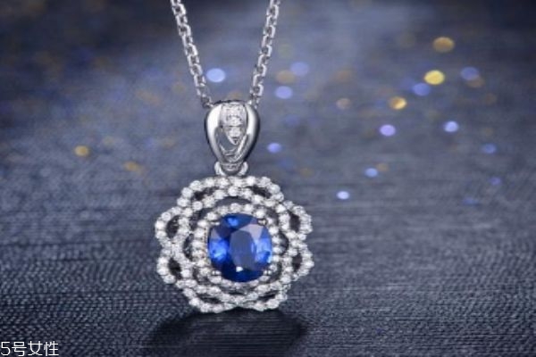 买蓝宝石需要注意什么?,蓝宝石佩戴禁忌