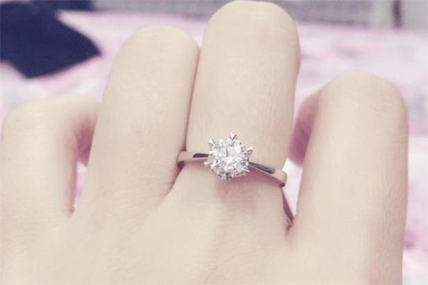 潮宏基钻戒图片及价格,潮宏基钻戒价格