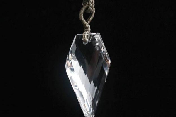 什么水晶能戴着睡觉,戴上白水晶特别想睡觉是为啥