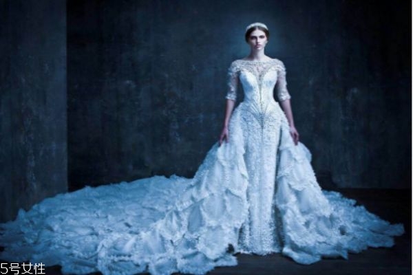 结婚西式好还是中式好,穿婚纱是西式婚礼还是中式婚礼