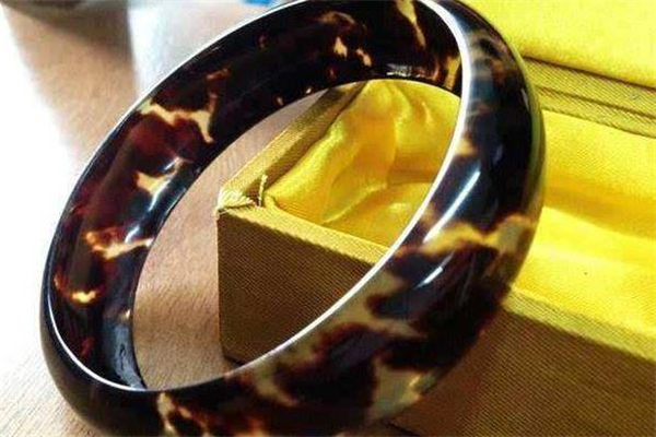 玳瑁色是什么颜色好些,玳瑁的颜色种类有哪些