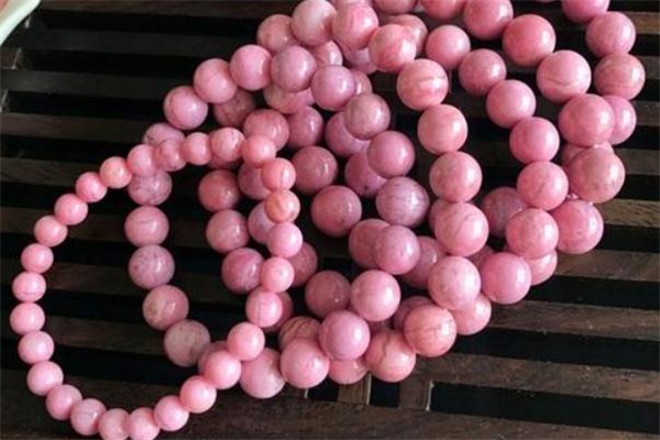 蔷薇辉石佩戴注意,蔷薇辉石的寓意