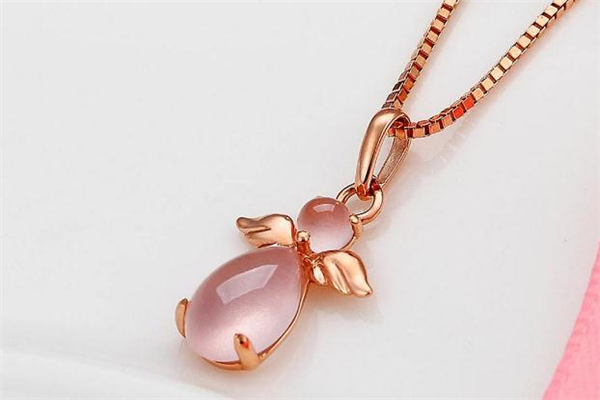 芙蓉石洗澡能戴吗,孔雀石可以戴着睡觉吗