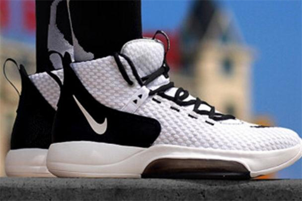 nike rize偏码吗,Nike Zoom Rize 重量