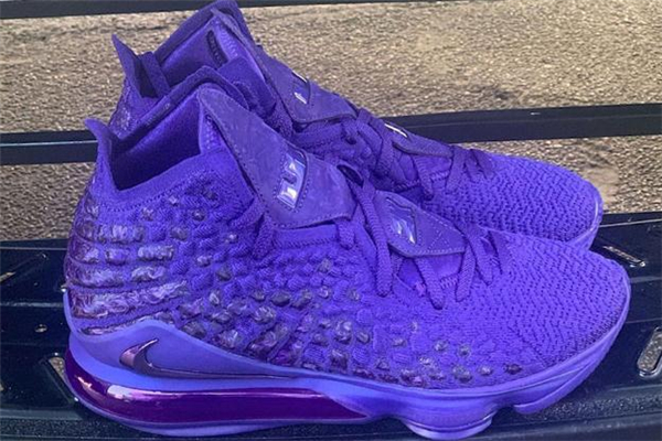 耐克詹姆斯17代低帮,勒布朗詹姆斯17代篮球鞋