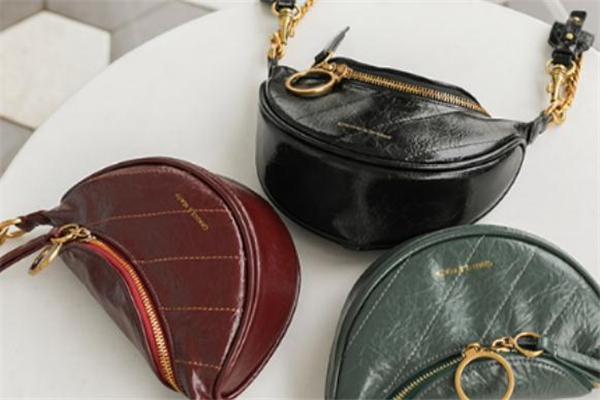 小ck腰包哪个颜色最火,小ck包包什么材质