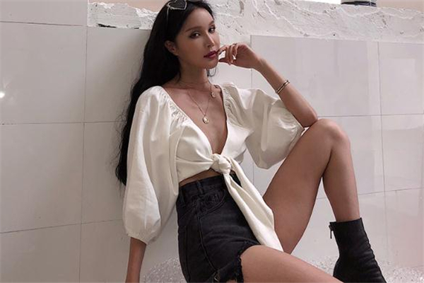 泡泡袖上衣怎么搭配,泡泡袖毛衣搭配什么外套