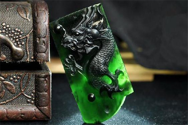 墨翠适合女士带吗,佩戴墨翠的人有什么好处