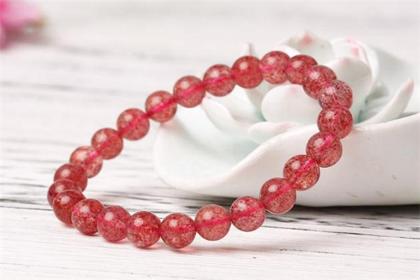 怎样鉴别草莓晶的真假,草莓晶鉴别真假