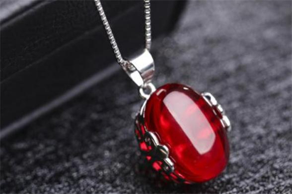 红刚玉代表什么,红刚玉原石的功效和作用