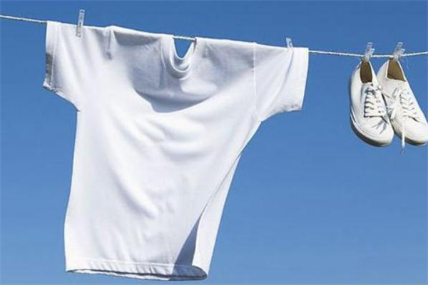 用小苏打洗衣服怎么洗白衣服,小苏打如何洗白衣服