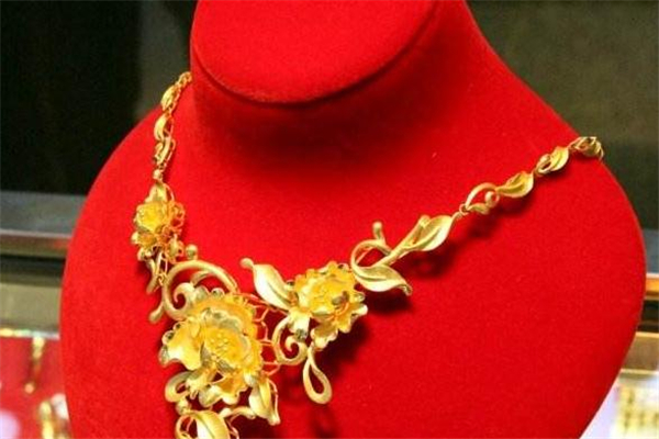 老凤祥的黄金为什么比较贵,老凤祥的黄金比其他贵是因为好么