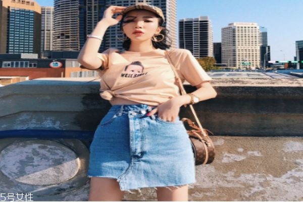 皮裙能不能洗,皮裙可以直接用水洗吗