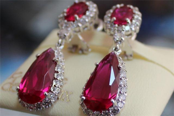 宝石和半宝石的区别,天然半宝石是什么意思