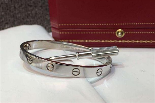 铂金项链断了可以修复吗,黄金手镯断了怎么修复