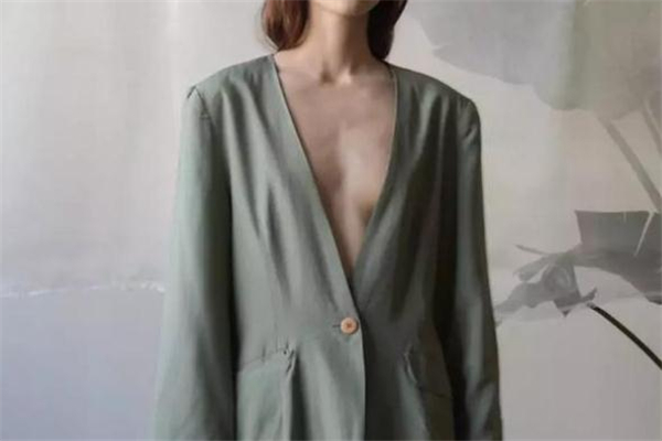 鼠尾草绿和橄榄绿,鼠尾草绿和哪个颜色搭配