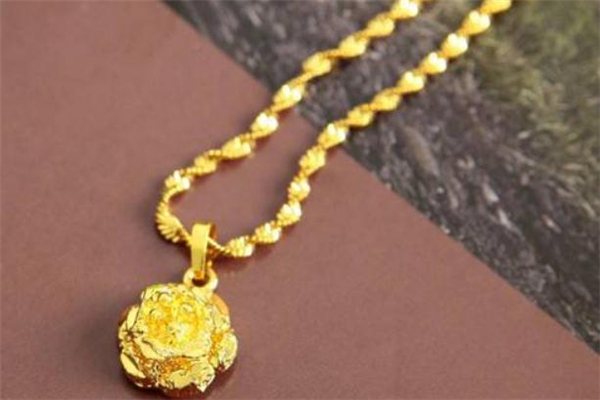 年轻人戴黄金项链好看吗,适合年轻人的黄金项链